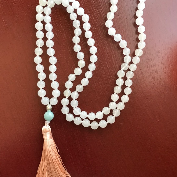 DEVINE FEMINE Moonstone mala necklace prayer beads - Picture 4 of 8